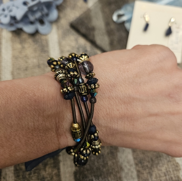 NEW Butterfly & Blues 🦋 Kendra Scott Earrings, VS Cosmetic Pouch + More - Picture 10 of 15